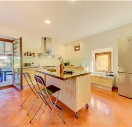 4 Bedroom villa with pool near Pollensa, sleeps 8